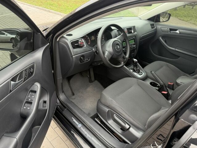 Черный Фольксваген Джетта, объемом двигателя 2 л и пробегом 180 тыс. км за 8200 $, фото 9 на Automoto.ua