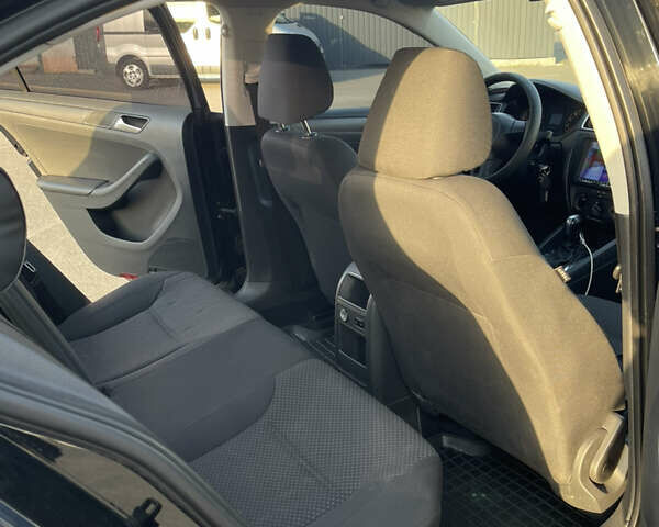 Черный Фольксваген Джетта, объемом двигателя 1.98 л и пробегом 225 тыс. км за 8700 $, фото 23 на Automoto.ua