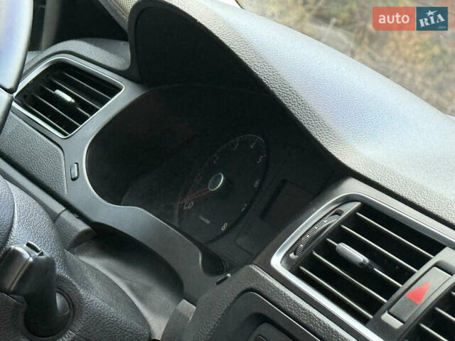 Черный Фольксваген Джетта, объемом двигателя 2.5 л и пробегом 186 тыс. км за 8750 $, фото 57 на Automoto.ua