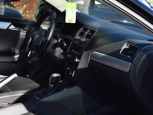 Черный Фольксваген Джетта, объемом двигателя 2.5 л и пробегом 280 тыс. км за 8700 $, фото 9 на Automoto.ua