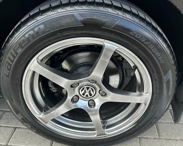 Чорний Фольксваген Джетта, об'ємом двигуна 2 л та пробігом 224 тис. км за 8800 $, фото 5 на Automoto.ua