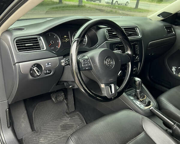 Черный Фольксваген Джетта, объемом двигателя 1.97 л и пробегом 363 тыс. км за 10500 $, фото 26 на Automoto.ua