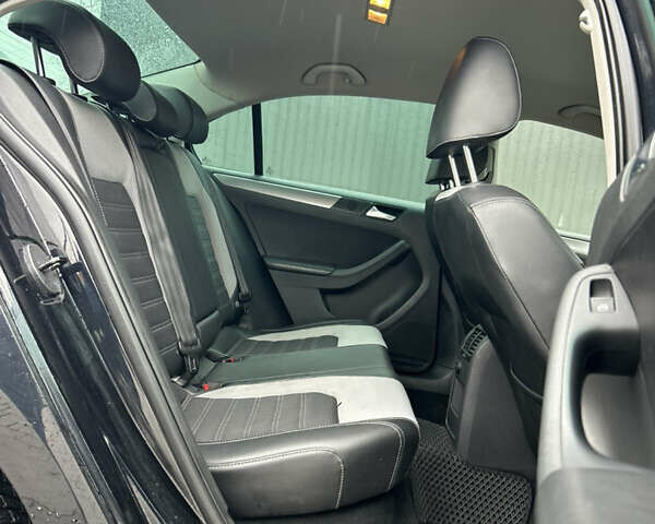 Чорний Фольксваген Джетта, об'ємом двигуна 1.6 л та пробігом 263 тис. км за 7500 $, фото 25 на Automoto.ua