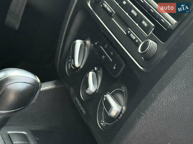 Черный Фольксваген Джетта, объемом двигателя 2.5 л и пробегом 186 тыс. км за 8750 $, фото 54 на Automoto.ua