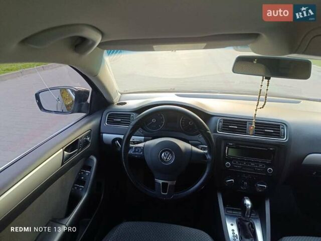 Черный Фольксваген Джетта, объемом двигателя 2.47 л и пробегом 243 тыс. км за 7900 $, фото 16 на Automoto.ua