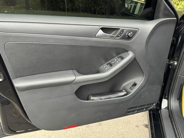 Черный Фольксваген Джетта, объемом двигателя 2.5 л и пробегом 260 тыс. км за 8900 $, фото 21 на Automoto.ua