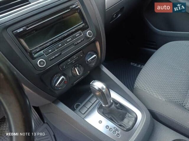 Черный Фольксваген Джетта, объемом двигателя 2.47 л и пробегом 243 тыс. км за 7900 $, фото 19 на Automoto.ua