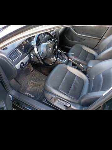 Фольксваген Джетта 2012 в Чернигове на Automoto.ua Черный Фольксваген Джетта, объемом двигателя 2.48 л и пробегом 225 тыс. км за 8600 $, фото 2 на Automoto.ua