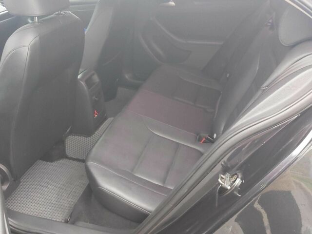 Черный Фольксваген Джетта, объемом двигателя 2.5 л и пробегом 236 тыс. км за 9300 $, фото 8 на Automoto.ua