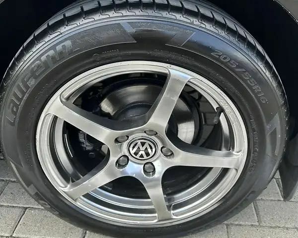 Чорний Фольксваген Джетта, об'ємом двигуна 2 л та пробігом 226 тис. км за 7600 $, фото 4 на Automoto.ua