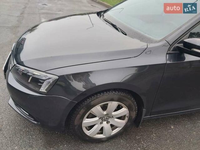 Черный Фольксваген Джетта, объемом двигателя 2.5 л и пробегом 236 тыс. км за 9300 $, фото 6 на Automoto.ua