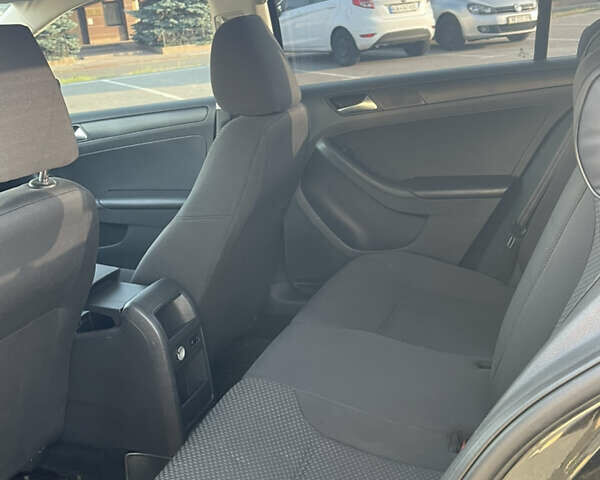 Черный Фольксваген Джетта, объемом двигателя 1.98 л и пробегом 225 тыс. км за 8700 $, фото 24 на Automoto.ua