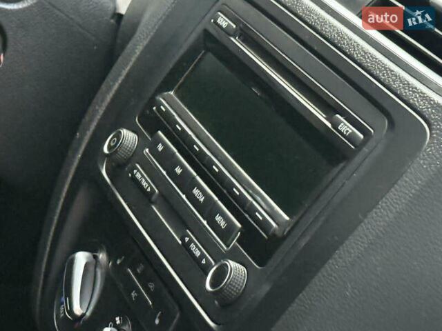 Черный Фольксваген Джетта, объемом двигателя 2.5 л и пробегом 186 тыс. км за 8750 $, фото 53 на Automoto.ua