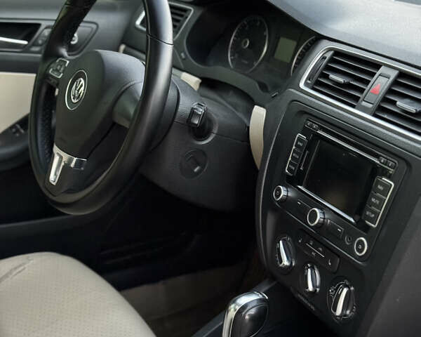 Черный Фольксваген Джетта, объемом двигателя 1.97 л и пробегом 229 тыс. км за 9500 $, фото 18 на Automoto.ua