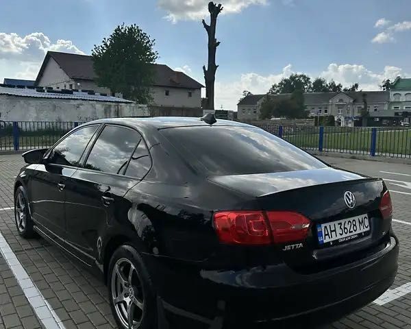 Чорний Фольксваген Джетта, об'ємом двигуна 2 л та пробігом 226 тис. км за 7600 $, фото 1 на Automoto.ua