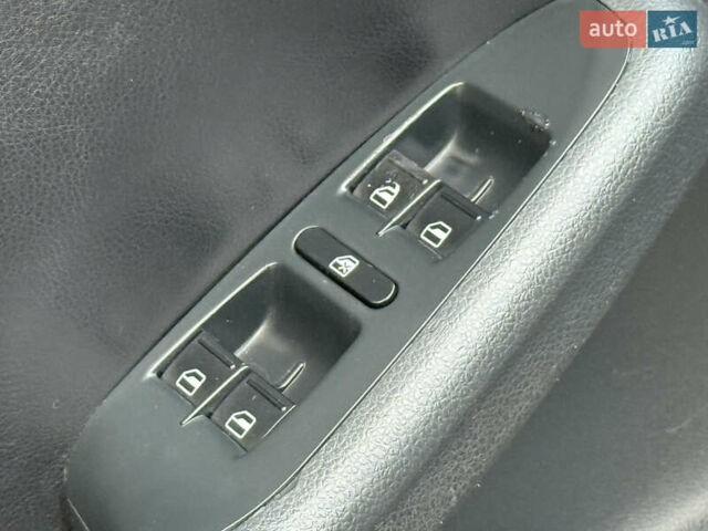 Черный Фольксваген Джетта, объемом двигателя 2.5 л и пробегом 186 тыс. км за 8750 $, фото 23 на Automoto.ua