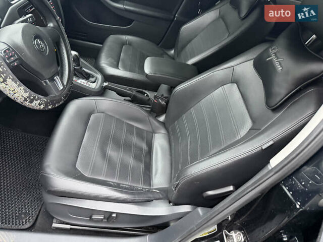 Черный Фольксваген Джетта, объемом двигателя 2.48 л и пробегом 88 тыс. км за 10200 $, фото 9 на Automoto.ua