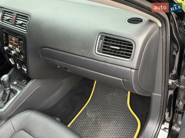 Чорний Фольксваген Джетта, об'ємом двигуна 2.5 л та пробігом 260 тис. км за 8900 $, фото 17 на Automoto.ua