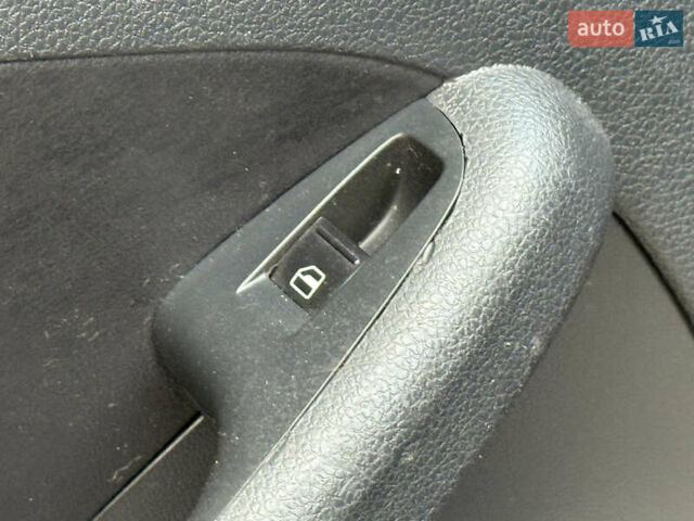 Черный Фольксваген Джетта, объемом двигателя 2.5 л и пробегом 186 тыс. км за 8750 $, фото 32 на Automoto.ua