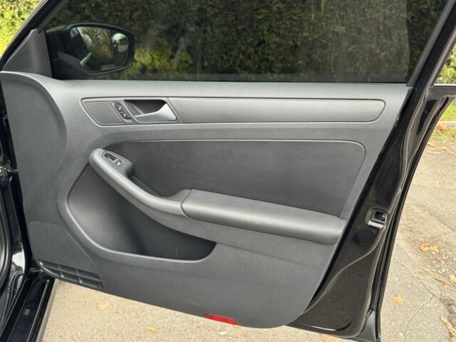 Черный Фольксваген Джетта, объемом двигателя 2.5 л и пробегом 260 тыс. км за 8900 $, фото 14 на Automoto.ua