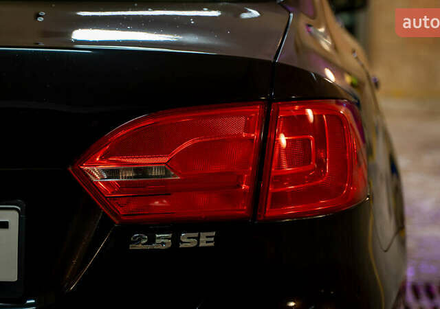 Фольксваген Джетта 2012 в Изюме на Automoto.ua Черный Фольксваген Джетта, объемом двигателя 2.5 л и пробегом 289 тыс. км за 5999 $, фото 2 на Automoto.ua