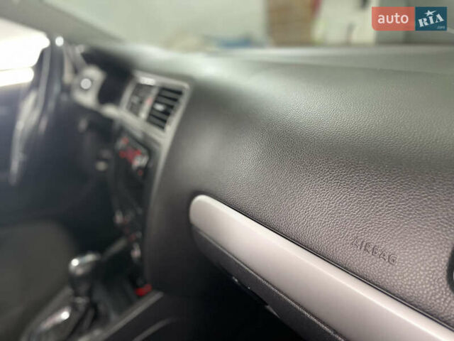 Чорний Фольксваген Джетта, об'ємом двигуна 1.39 л та пробігом 199 тис. км за 8499 $, фото 41 на Automoto.ua