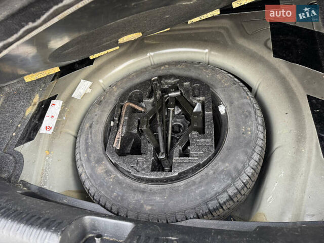 Черный Фольксваген Джетта, объемом двигателя 1.97 л и пробегом 333 тыс. км за 9800 $, фото 8 на Automoto.ua