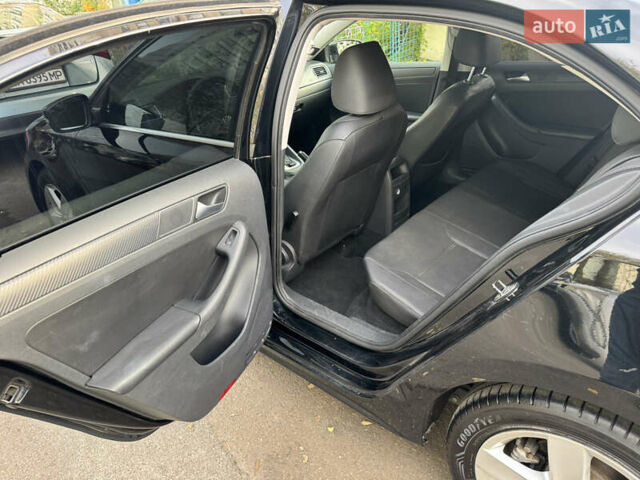 Черный Фольксваген Джетта, объемом двигателя 1.97 л и пробегом 333 тыс. км за 9800 $, фото 9 на Automoto.ua