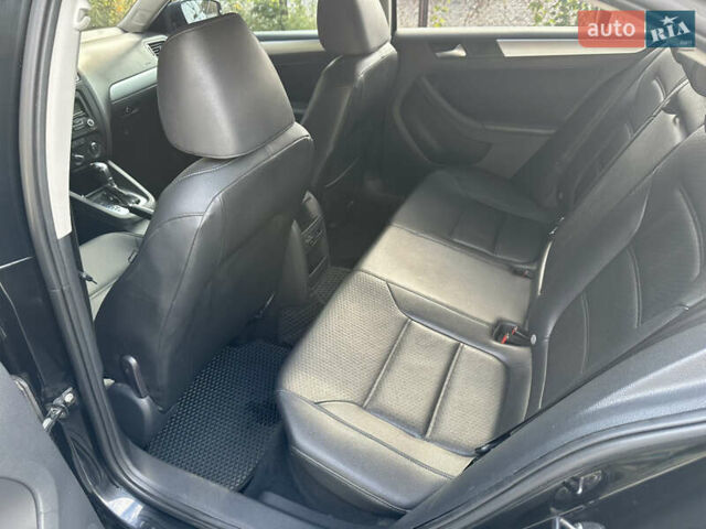 Фольксваген Джетта 2012 в Днепре (Днепропетровске) на Automoto.ua Черный Фольксваген Джетта, объемом двигателя 2.5 л и пробегом 330 тыс. км за 8500 $, фото 15 на Automoto.ua