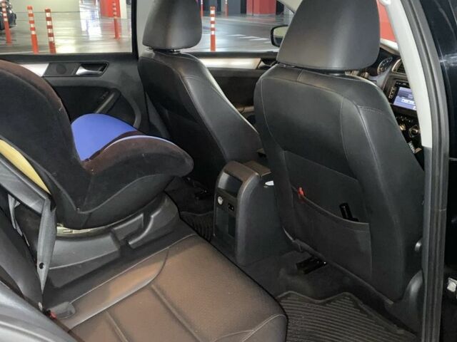 Черный Фольксваген Джетта, объемом двигателя 2.5 л и пробегом 364 тыс. км за 6499 $, фото 7 на Automoto.ua