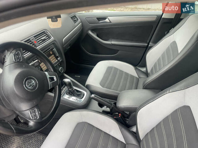 Чорний Фольксваген Джетта, об'ємом двигуна 1.6 л та пробігом 264 тис. км за 8100 $, фото 11 на Automoto.ua