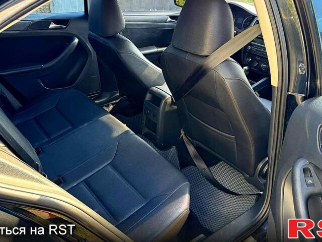 Черный Фольксваген Джетта, объемом двигателя 2.5 л и пробегом 245 тыс. км за 6999 $, фото 6 на Automoto.ua