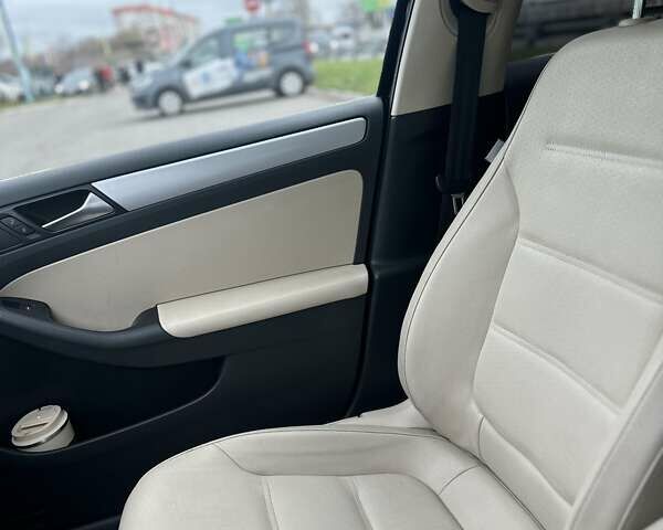 Чорний Фольксваген Джетта, об'ємом двигуна 2.5 л та пробігом 300 тис. км за 8400 $, фото 25 на Automoto.ua