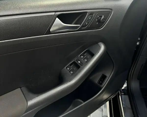 Чорний Фольксваген Джетта, об'ємом двигуна 2 л та пробігом 226 тис. км за 7600 $, фото 7 на Automoto.ua