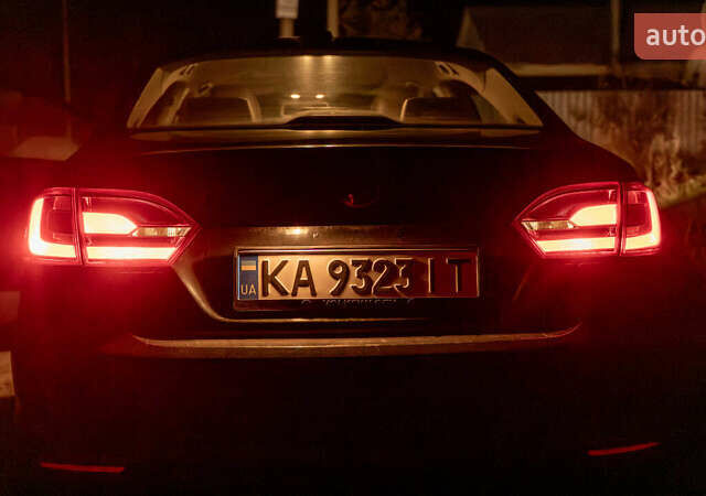 Фольксваген Джетта 2012 в Изюме на Automoto.ua Черный Фольксваген Джетта, объемом двигателя 2.5 л и пробегом 289 тыс. км за 5999 $, фото 12 на Automoto.ua