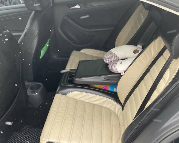 Черный Фольксваген Джетта, объемом двигателя 1.98 л и пробегом 245 тыс. км за 9000 $, фото 8 на Automoto.ua