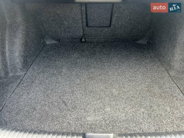 Чорний Фольксваген Джетта, об'ємом двигуна 1.97 л та пробігом 231 тис. км за 9999 $, фото 18 на Automoto.ua