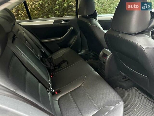 Чорний Фольксваген Джетта, об'ємом двигуна 2.5 л та пробігом 239 тис. км за 9700 $, фото 1 на Automoto.ua