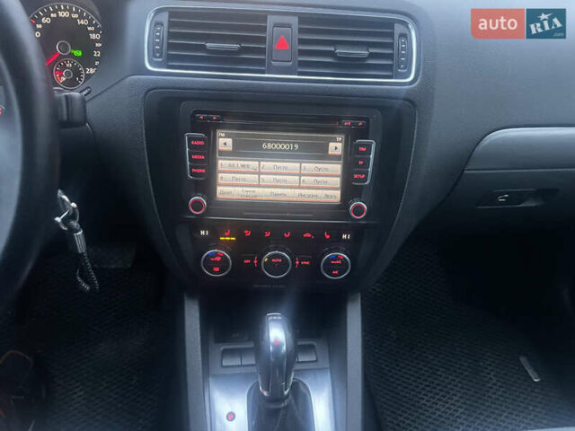 Чорний Фольксваген Джетта, об'ємом двигуна 1.6 л та пробігом 264 тис. км за 8100 $, фото 18 на Automoto.ua