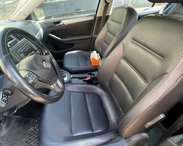 Черный Фольксваген Джетта, объемом двигателя 1.8 л и пробегом 126 тыс. км за 9900 $, фото 5 на Automoto.ua