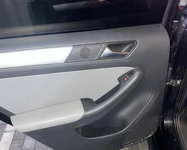 Черный Фольксваген Джетта, объемом двигателя 1.4 л и пробегом 184 тыс. км за 9800 $, фото 15 на Automoto.ua