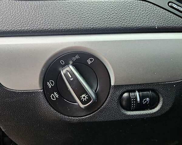 Черный Фольксваген Джетта, объемом двигателя 2.48 л и пробегом 180 тыс. км за 4700 $, фото 22 на Automoto.ua