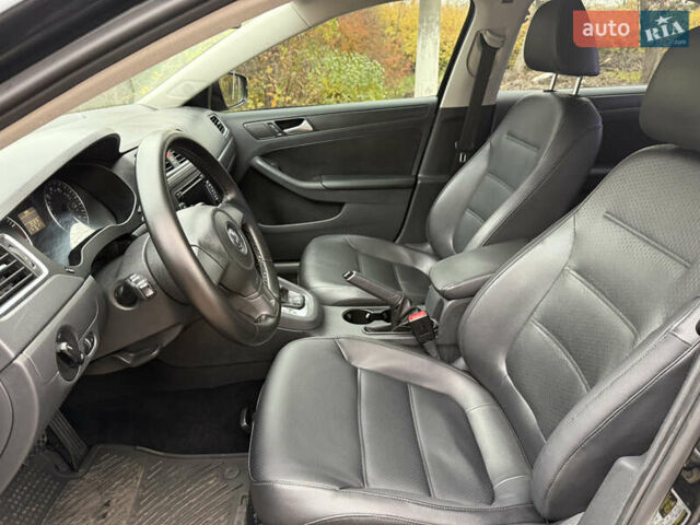 Черный Фольксваген Джетта, объемом двигателя 1.8 л и пробегом 240 тыс. км за 7800 $, фото 8 на Automoto.ua