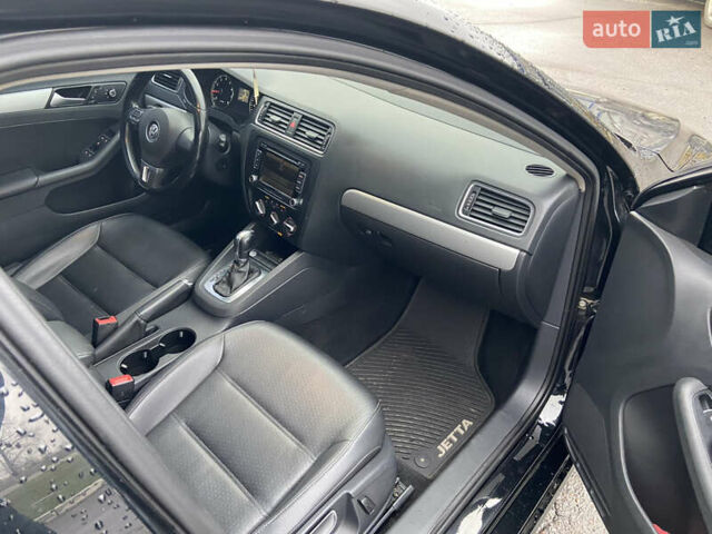 Черный Фольксваген Джетта, объемом двигателя 1.8 л и пробегом 185 тыс. км за 9900 $, фото 12 на Automoto.ua