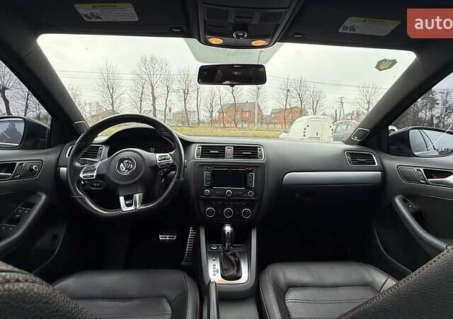 Черный Фольксваген Джетта, объемом двигателя 2 л и пробегом 171 тыс. км за 12800 $, фото 4 на Automoto.ua