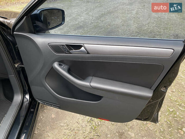 Черный Фольксваген Джетта, объемом двигателя 2.5 л и пробегом 239 тыс. км за 10200 $, фото 42 на Automoto.ua