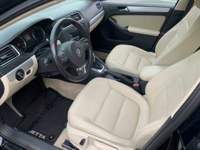 Черный Фольксваген Джетта, объемом двигателя 2.5 л и пробегом 81 тыс. км за 4200 $, фото 10 на Automoto.ua