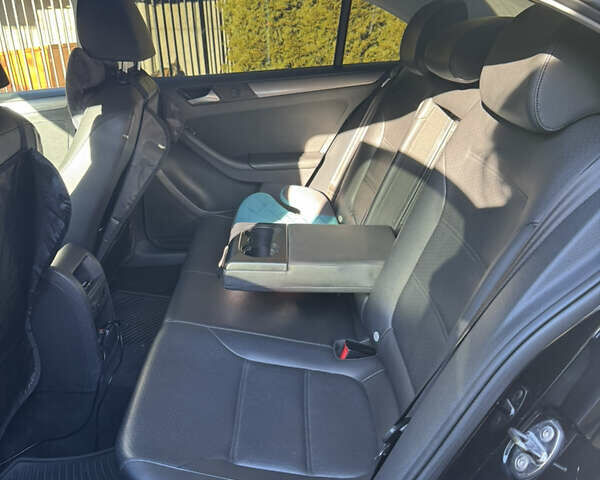 Черный Фольксваген Джетта, объемом двигателя 2 л и пробегом 103 тыс. км за 10400 $, фото 8 на Automoto.ua