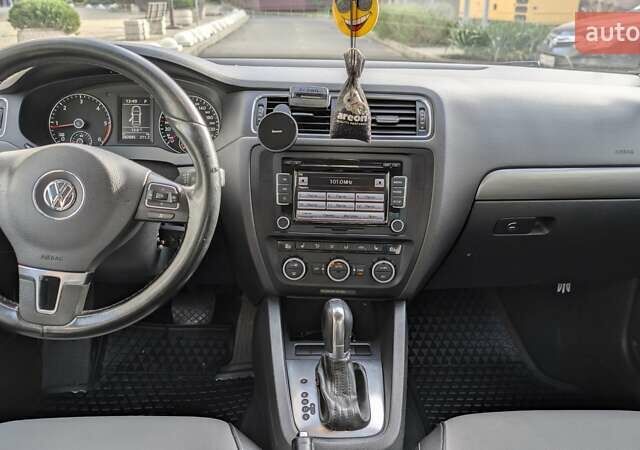 Черный Фольксваген Джетта, объемом двигателя 1.97 л и пробегом 280 тыс. км за 11499 $, фото 12 на Automoto.ua