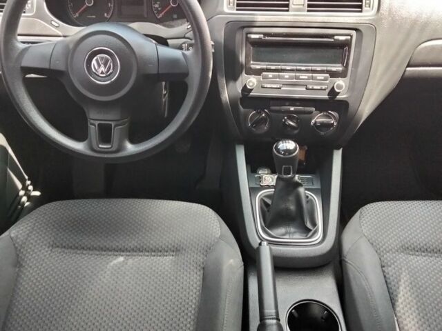 Черный Фольксваген Джетта, объемом двигателя 2 л и пробегом 132 тыс. км за 7715 $, фото 6 на Automoto.ua